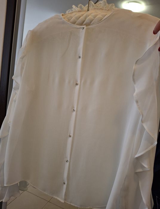 Bluză albă diafana