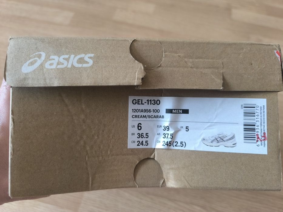 Кроссовки ASICS. Новые