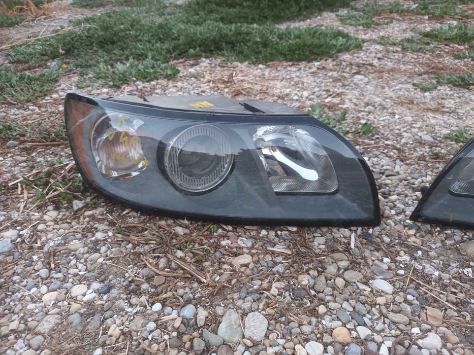 ляв и десен фар за волво в50 с40 03 - 07 VOLVO V50 S40