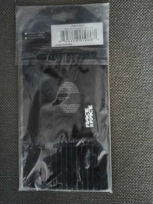 Продавам протектор за вилка Race Face Mud Crutch