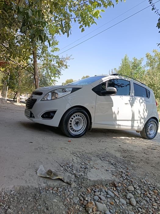 Mashina srochna sotiladi