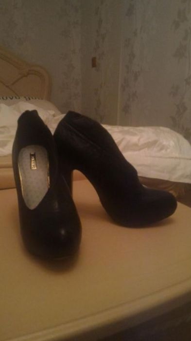 Продам женские туфли
