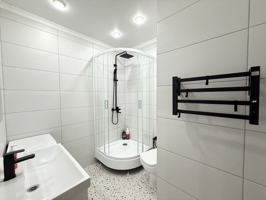 Сдается студия почасам мкр Шугыла 1-ком.