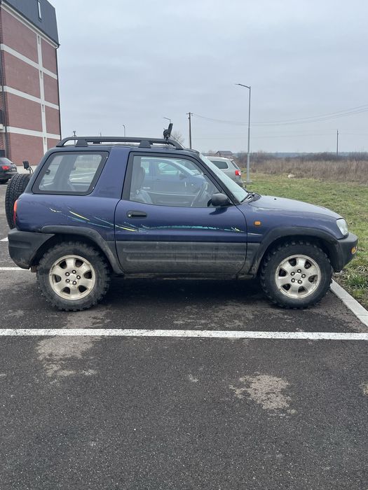 Toyota rav 4.