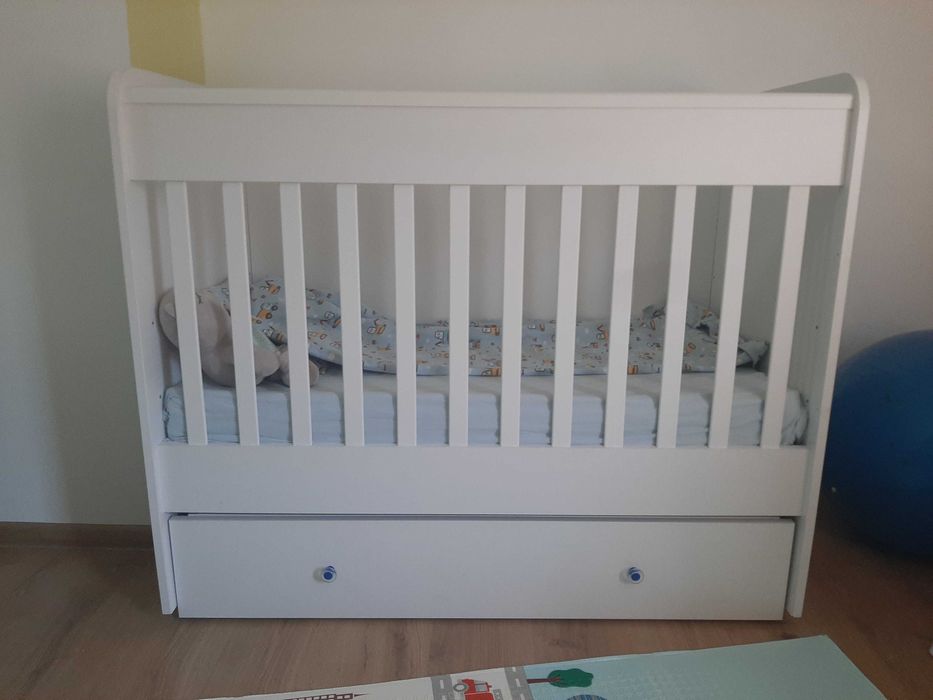 Бяла кошара с матраче Кокос