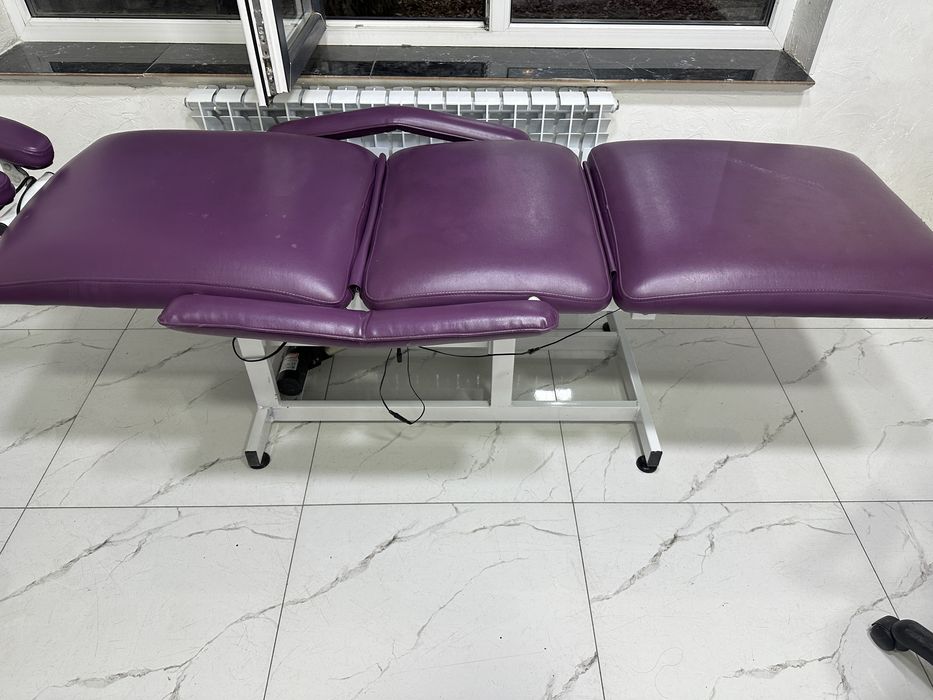 Продам Диван сдвумя банкетками