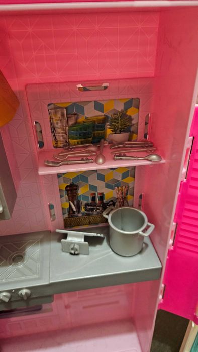 2 комплекта Barbie + 2 кукли