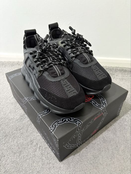 Versace chain reaction