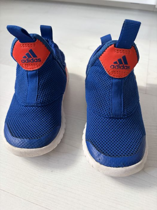 Уникален детски комплект маратонки addidas-25 номер/benetton