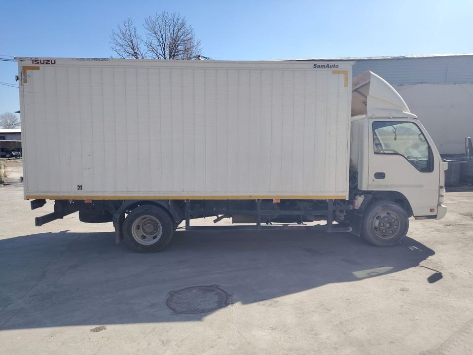 Isuzu nqr71pl 8 ton