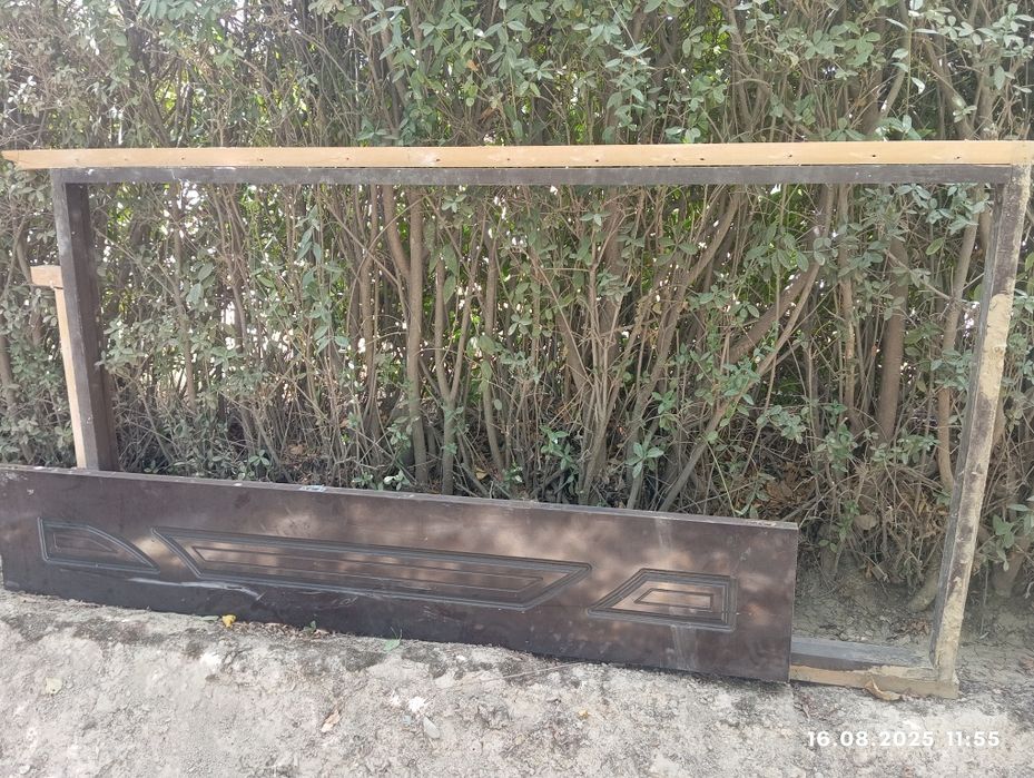 Eshiklar sotiladi kelishamiz nomer (pasda)manzil mikro 3/1