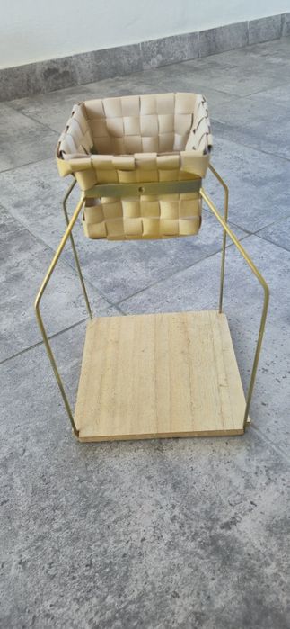 Suporti pentru aranjamente florare