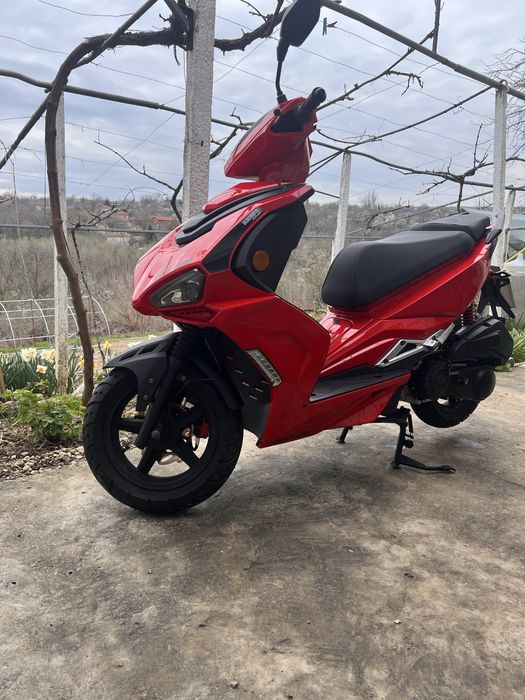 Скутер KSR Demonio 125