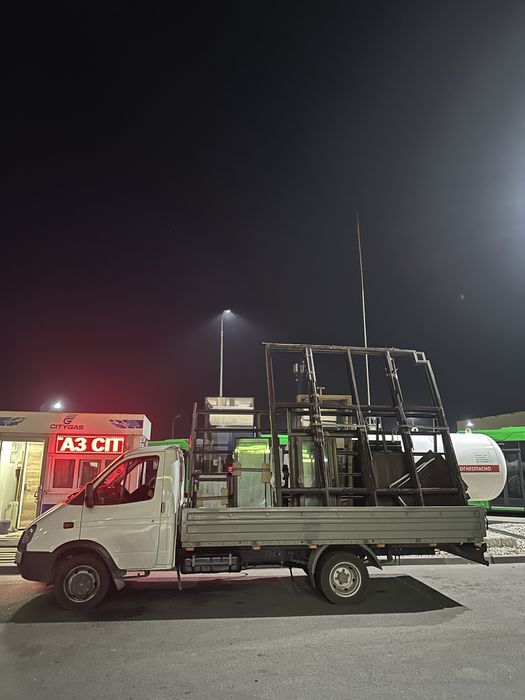 Пирамида. Доставка стекла.