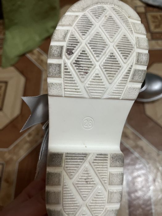 Продам туфли красивые