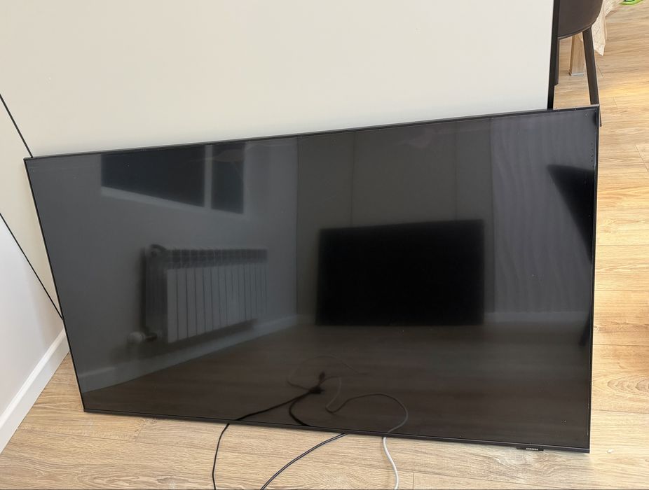 Продам TV со сломанным экраном на запчасти
