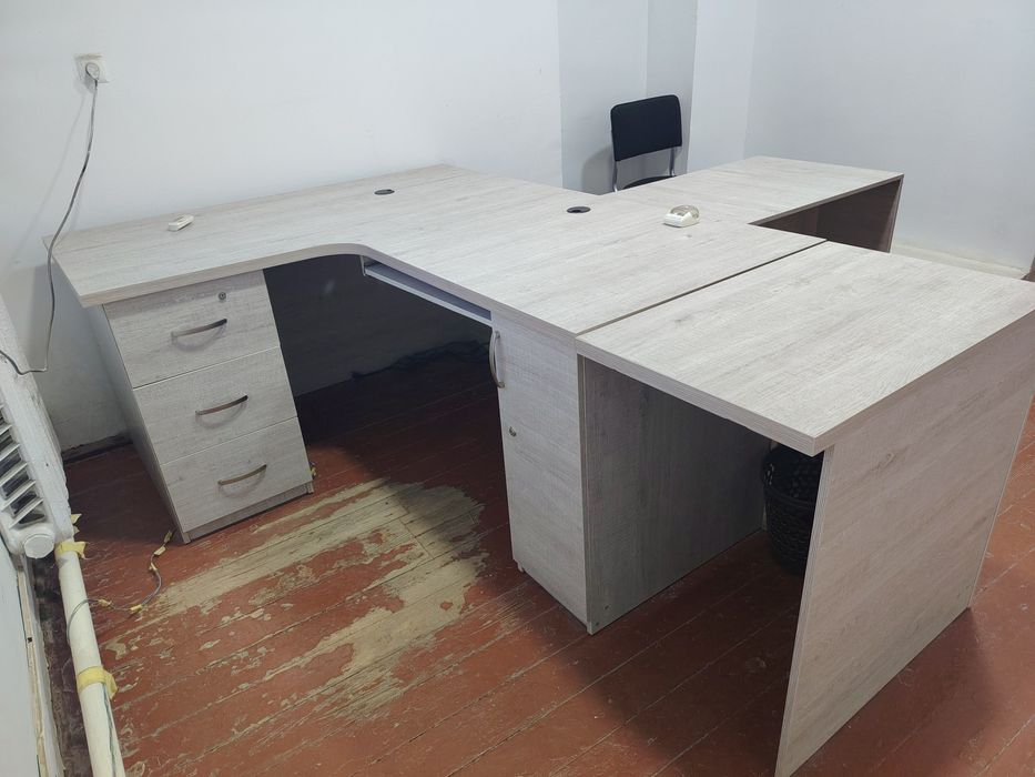 офисный мебил стол