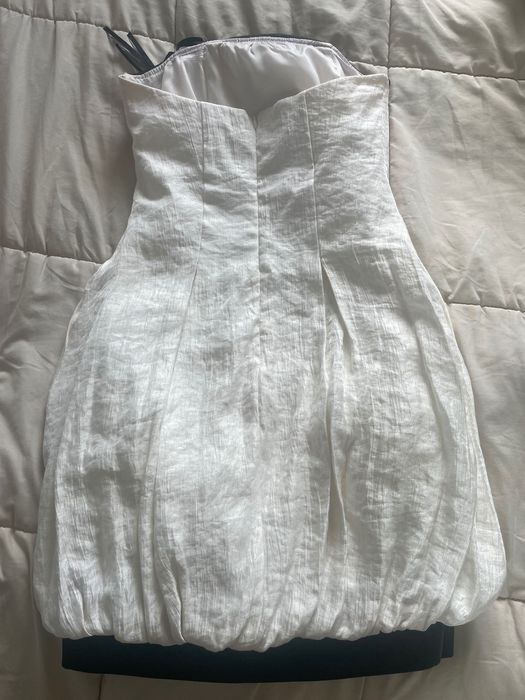 Официална рокля в цвят екрю 38 размер