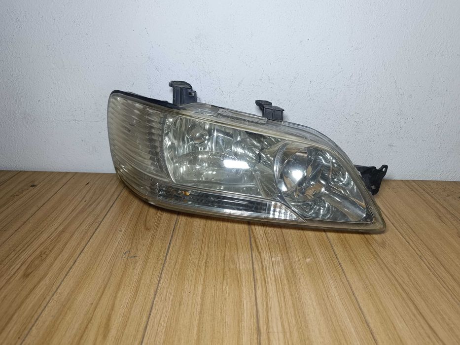 Фара Правая R Mitsubishi Lancer Cedia 00-03г Митсубиси Ланцер Цедиа