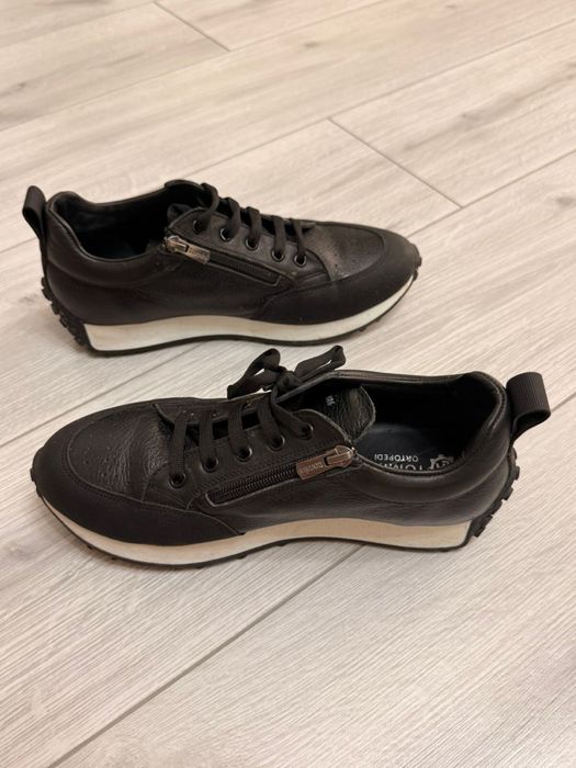 Кроссовки кожаные