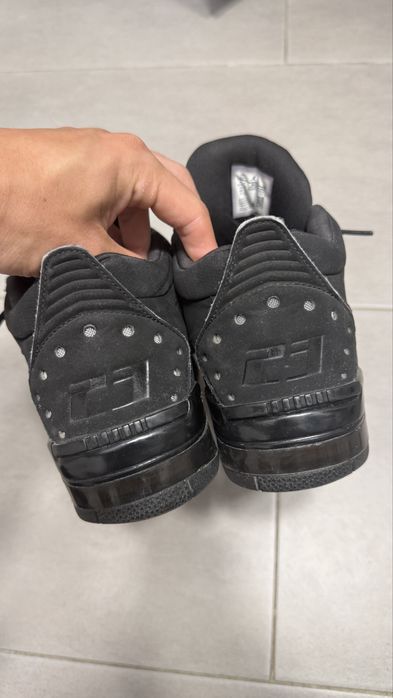 adidasi Jordan negru
