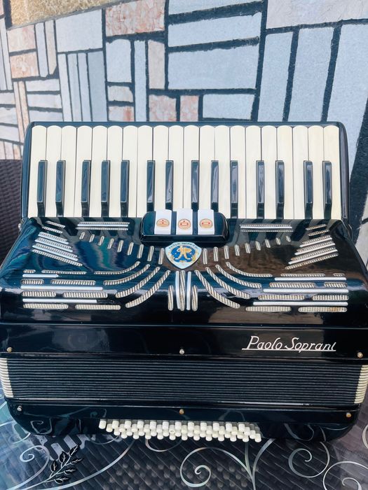 Акордеон  Paolo Soprani 48 баса