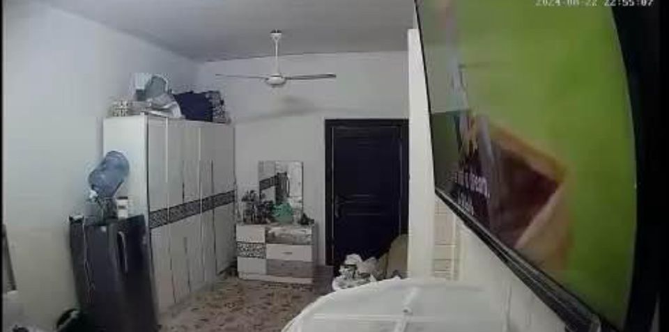 Ceas de birou cu camera ascunsă