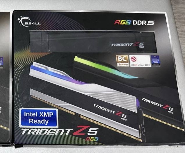 Asus Rog Z690-E + DDR5 G.Skill 2x16 RGB(New)