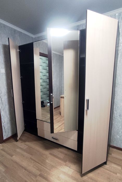 Продам шкаф в спальню