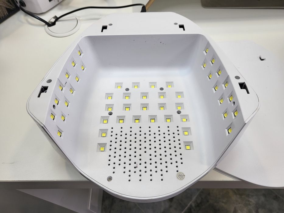 Продавам лед лампи