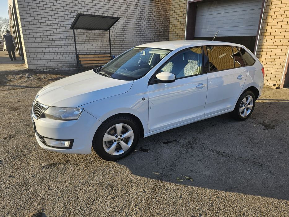 Продам Шкода Рапид 2014г автомат 1.6