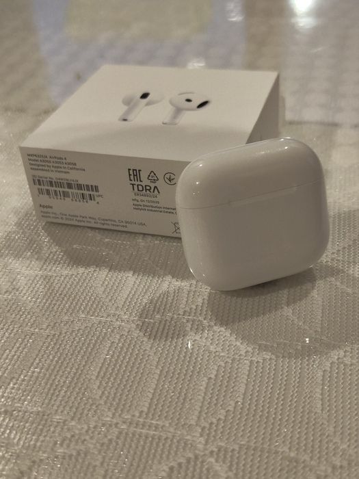 Air Pods 4 оригинал без торгов