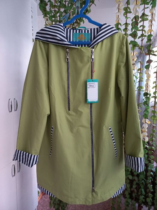 Новые привозные плащи,свитер,платье на лето,см.все фото