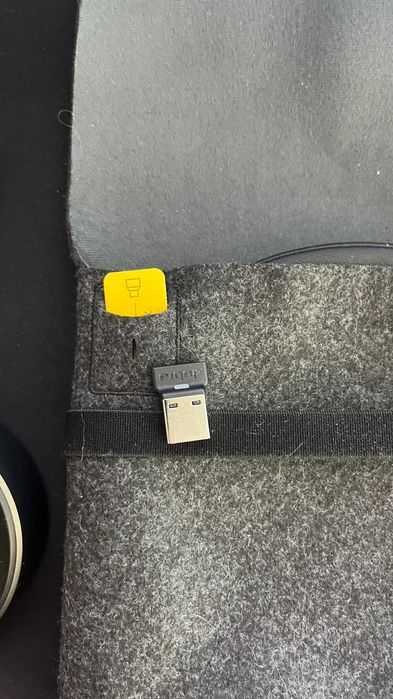 Продавам слушалки Jabra Evolve2 75