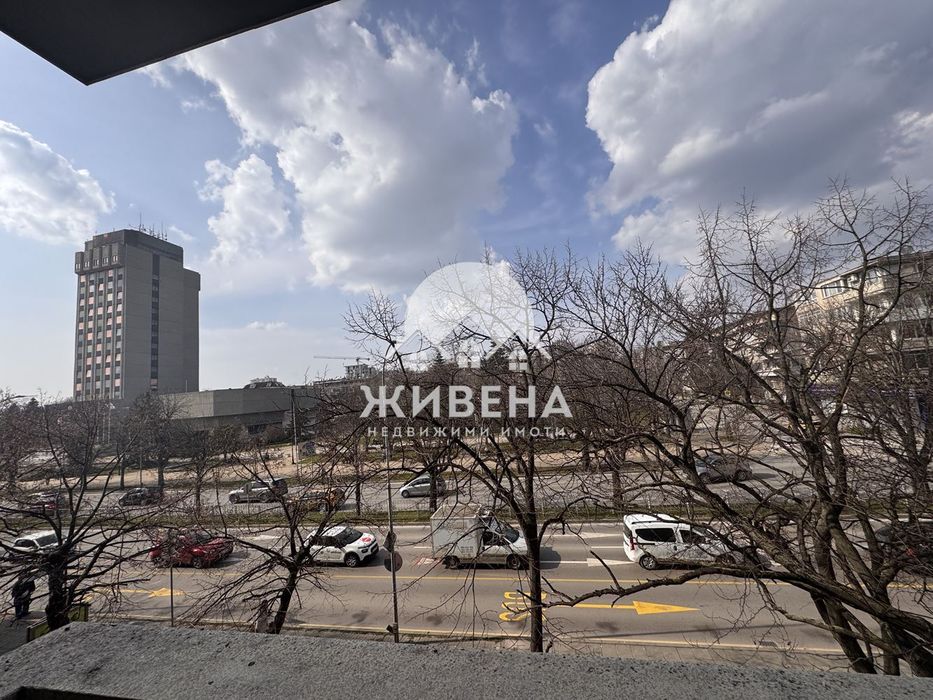 Отдавам под наем 3-стаен апартамент, срещу Общината