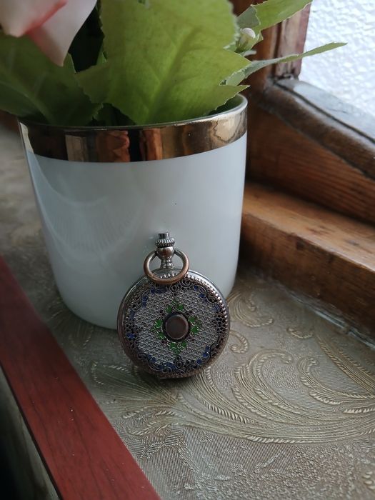 Eskicha dizayndagi soat