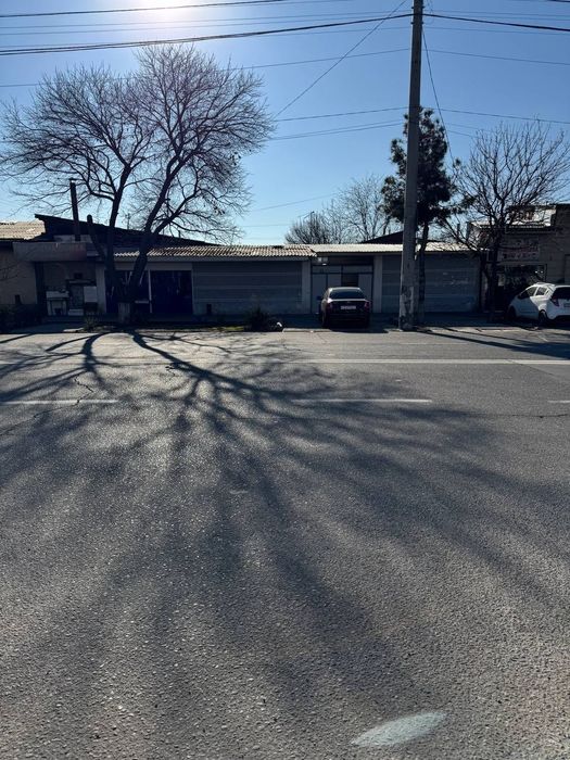 Котта ховли сотилади шахарни уртасида