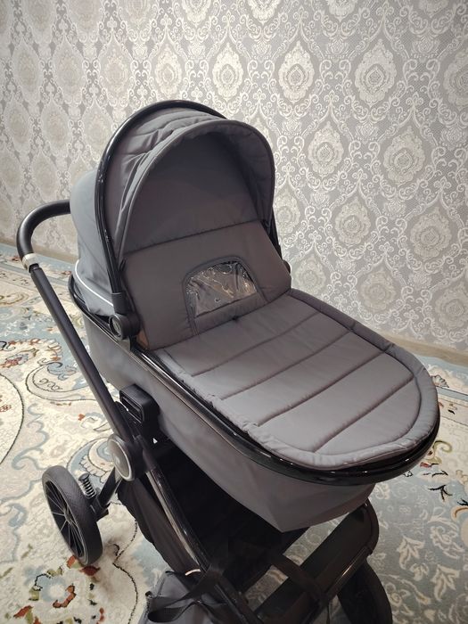 Коляска мен ходунок сатылады