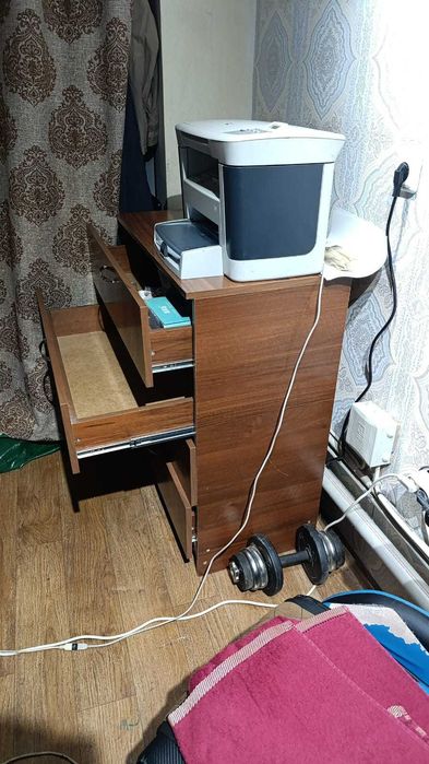 продам комод 4 ящика, в собранном виде.