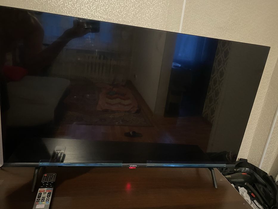 Продам телевизор YASIN LED-40G7 40" 101cм SMART