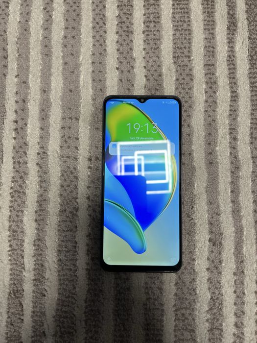 Telefon mobil ZTE Blade V40 Design