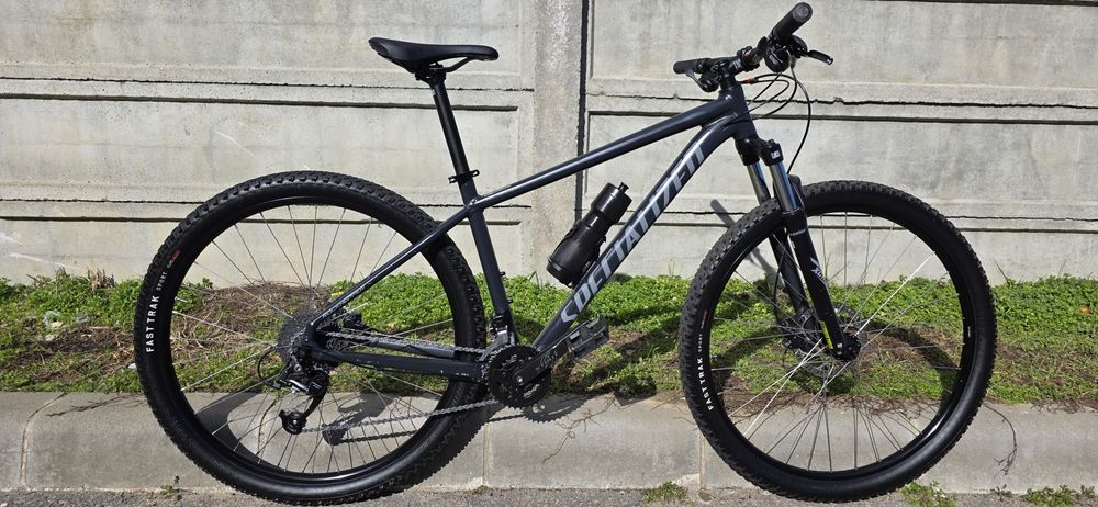 Bicicleta Specialized Rockhopper frumoasă