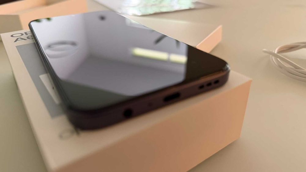 Мобилен телефон OPPO A6x Black Purple