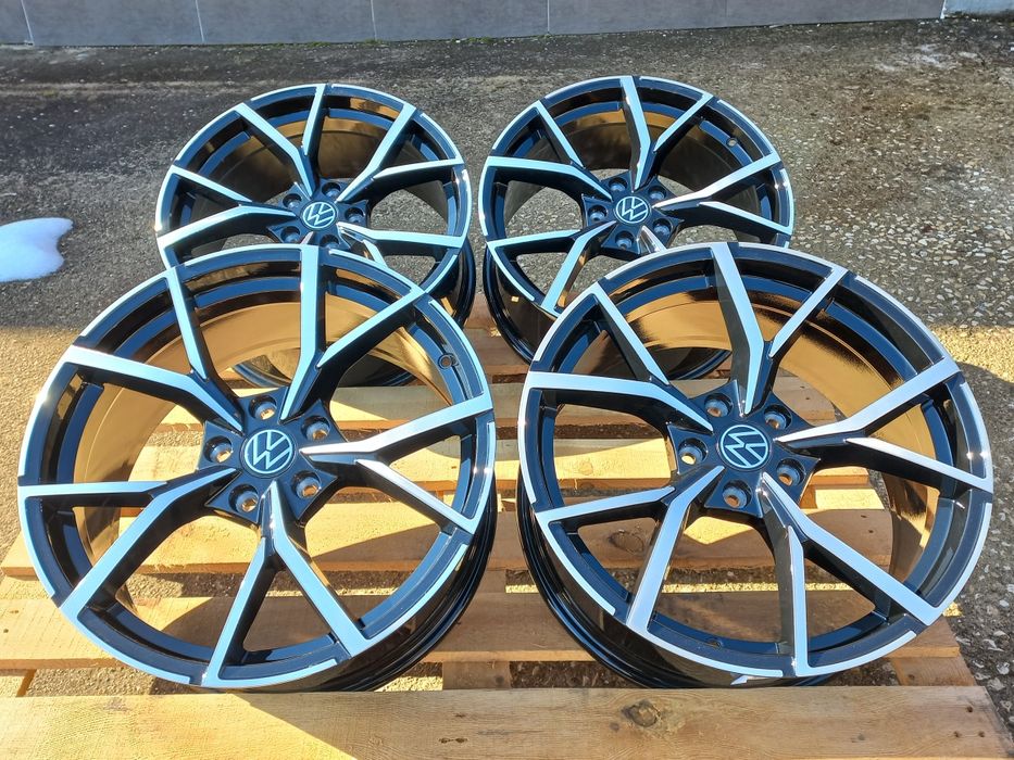19" 5x112 Vw Gti Golf Passat Tiguan 8j et45 57.1 Seat Škoda Polish  Black
