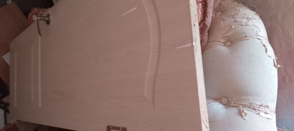 Двери деревянный