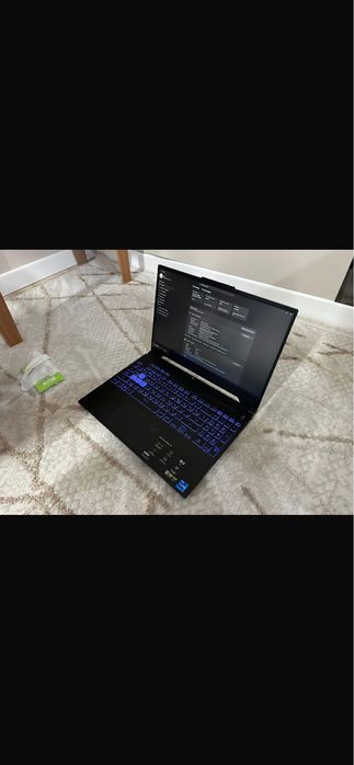 Ноутбук Asus 1лет