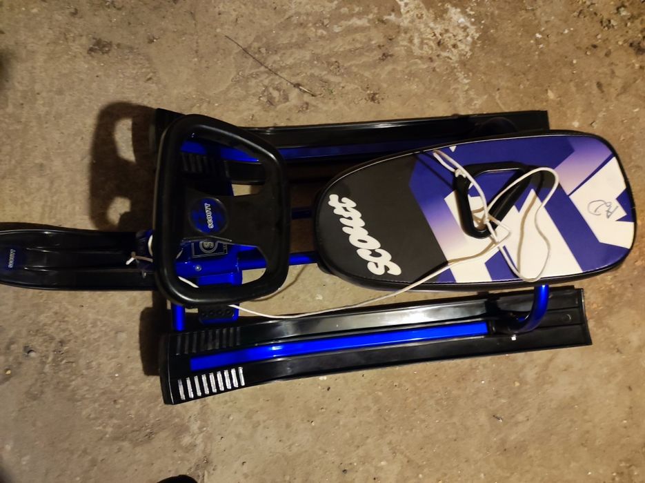 Продавам шейна Чук и Гек