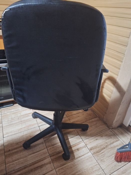 Scaun cu rotile pt birou