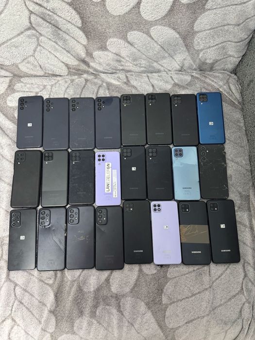 Vand lot telefoane samsung pentru piese