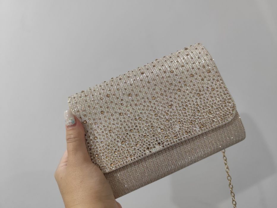 Чанта и сандали на ток